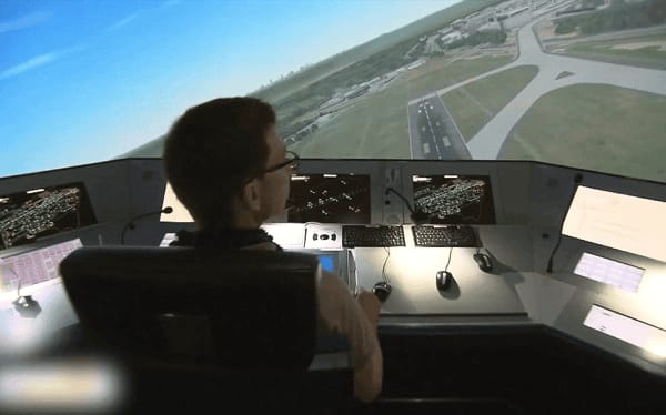 3D CAVE機(jī)場(chǎng)沉浸式空間：帶你體驗(yàn)前所未有的航空旅程