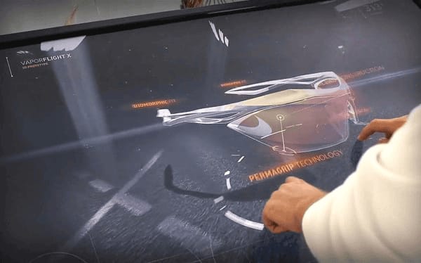 眼鏡展覽：多點觸控實時三維交互技術的展示