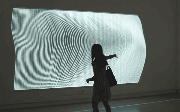 墻面藝術(shù)科技展示與人機(jī)互動(dòng)體驗(yàn)