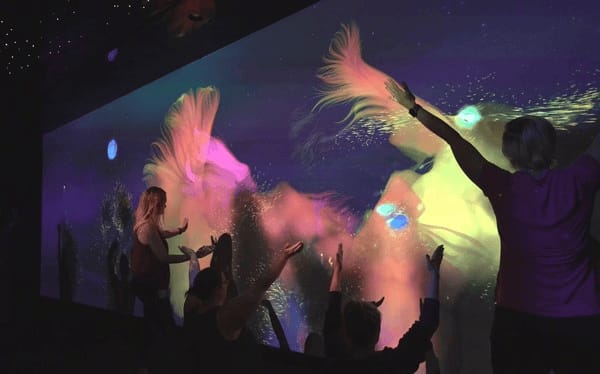 墻面互動(dòng)創(chuàng)新藝術(shù)與人機(jī)互動(dòng)