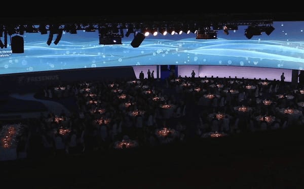 高科技投影空間帶你進(jìn)入夢(mèng)幻晚宴